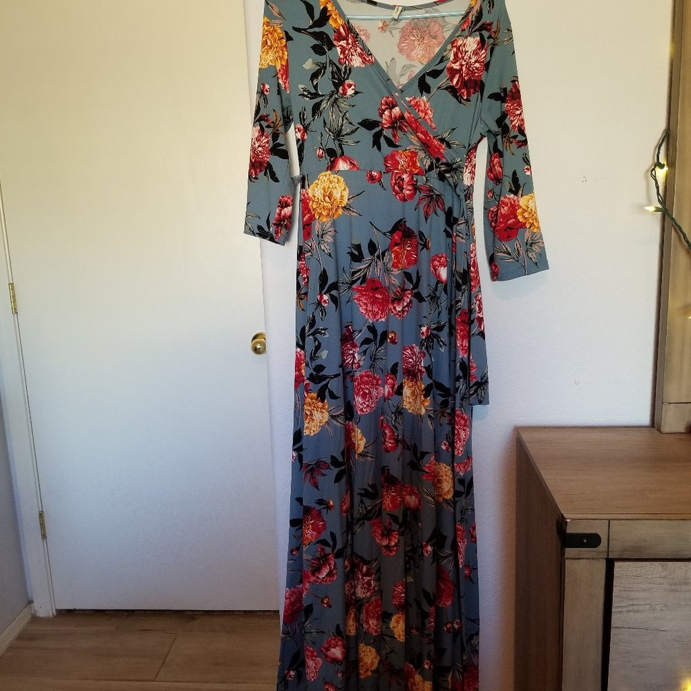 Floral maternity dress
